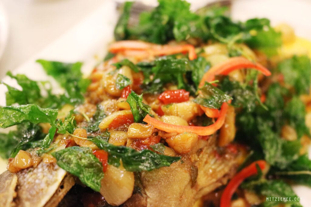 Bangkok: Gebratene Curry-Krabbe bei Somboon Seafood