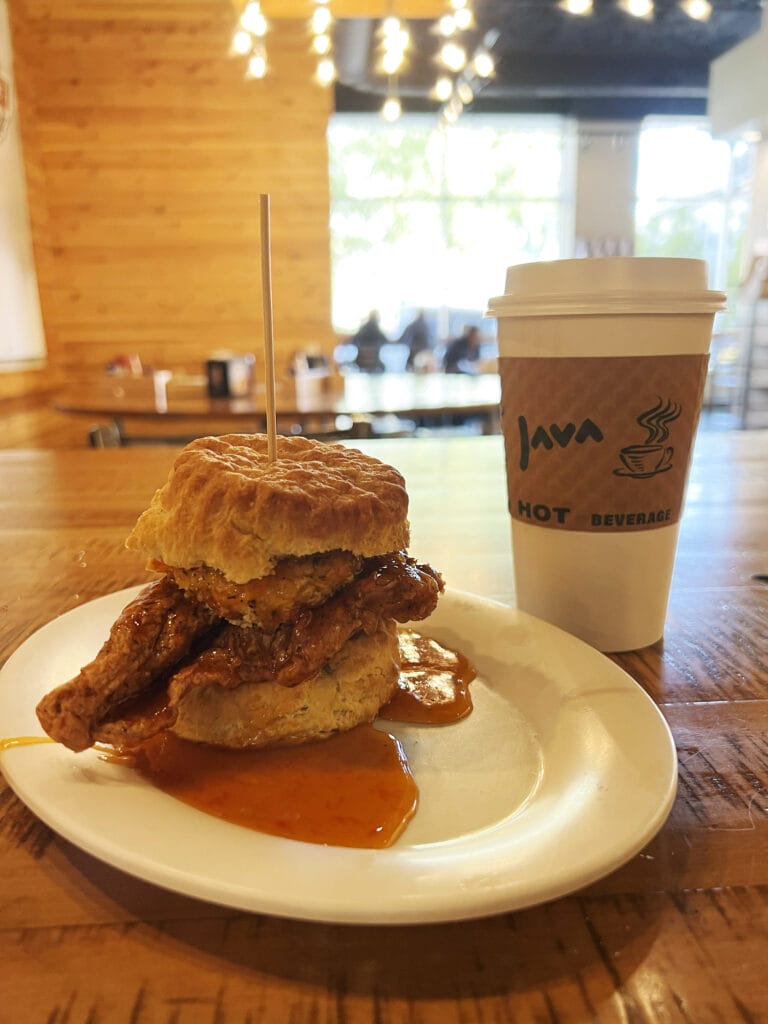 Greenville: Der Squawking Goat bei Maple Street Biscuit Company