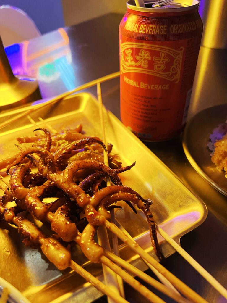 New York: A-roll – Grillspieße und chinesisches Streetfood