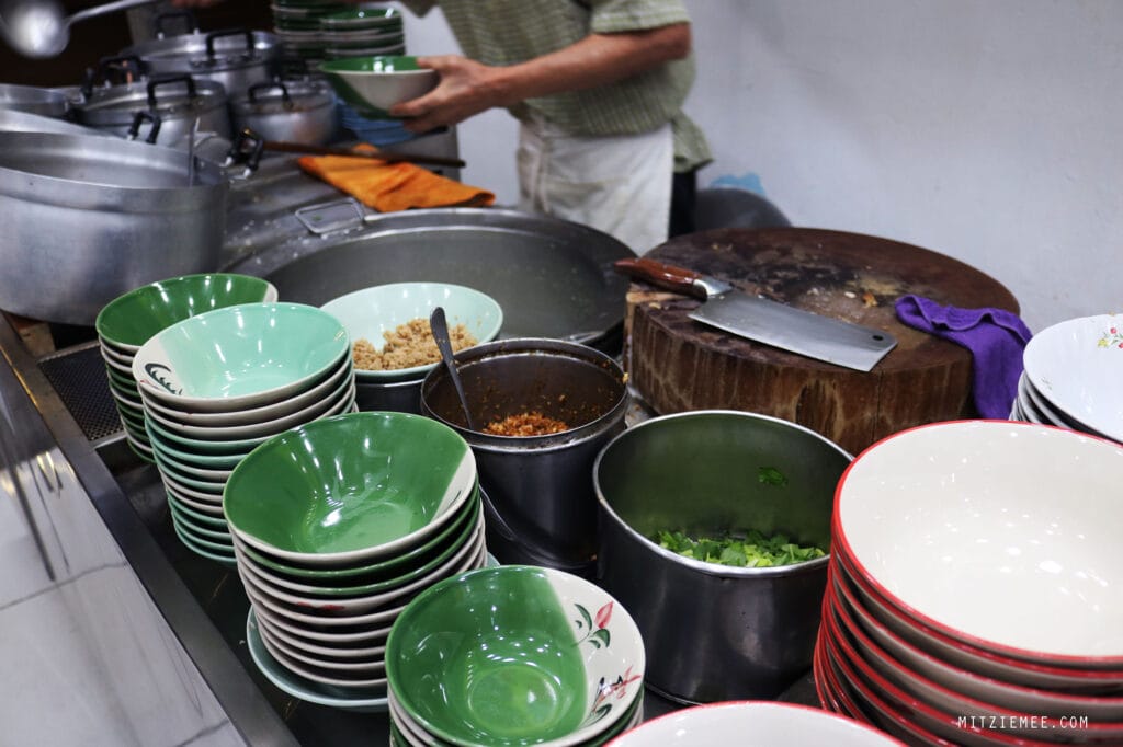 Bangkok: Khao Tom (Reissuppe) bei Lao Tee