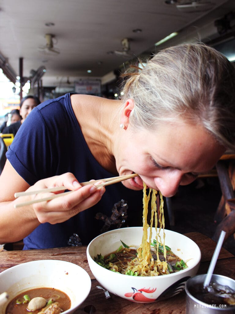 Bangkok: Baan Kuay Tiew Ruathong in der Boat Noodle Alley