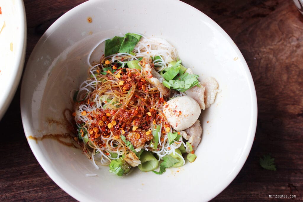 Bangkok: Baan Kuay Tiew Ruathong in der Boat Noodle Alley