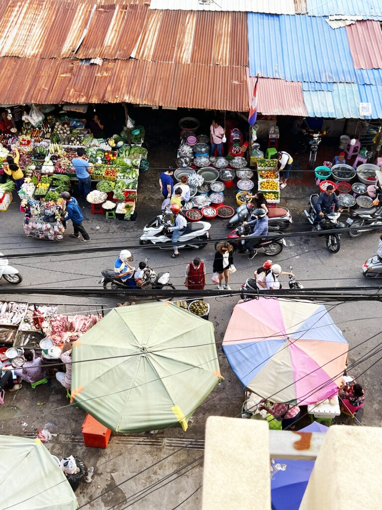 Phnom Penh: Sundown Social Club – Die versteckte Rooftop-Bar in TTP