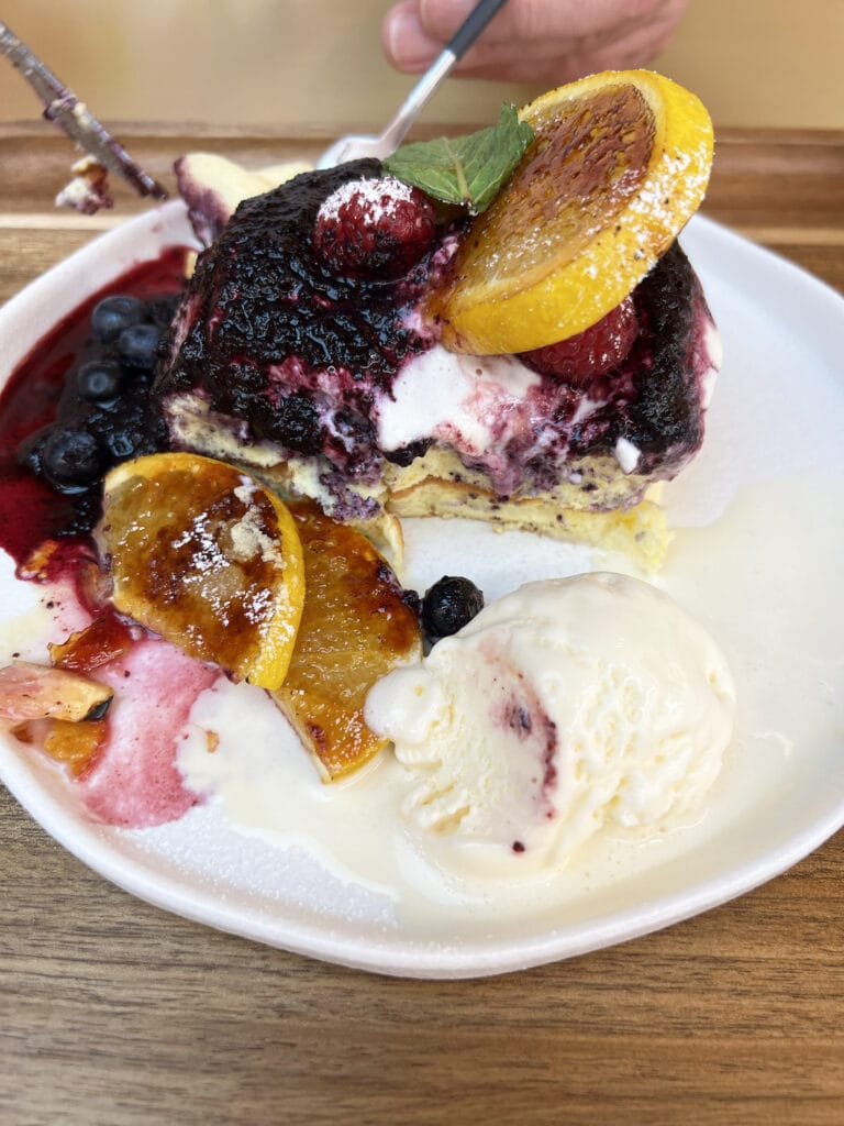 New York: Soufflé-Pfannkuchen bei Fluffy Fluffy