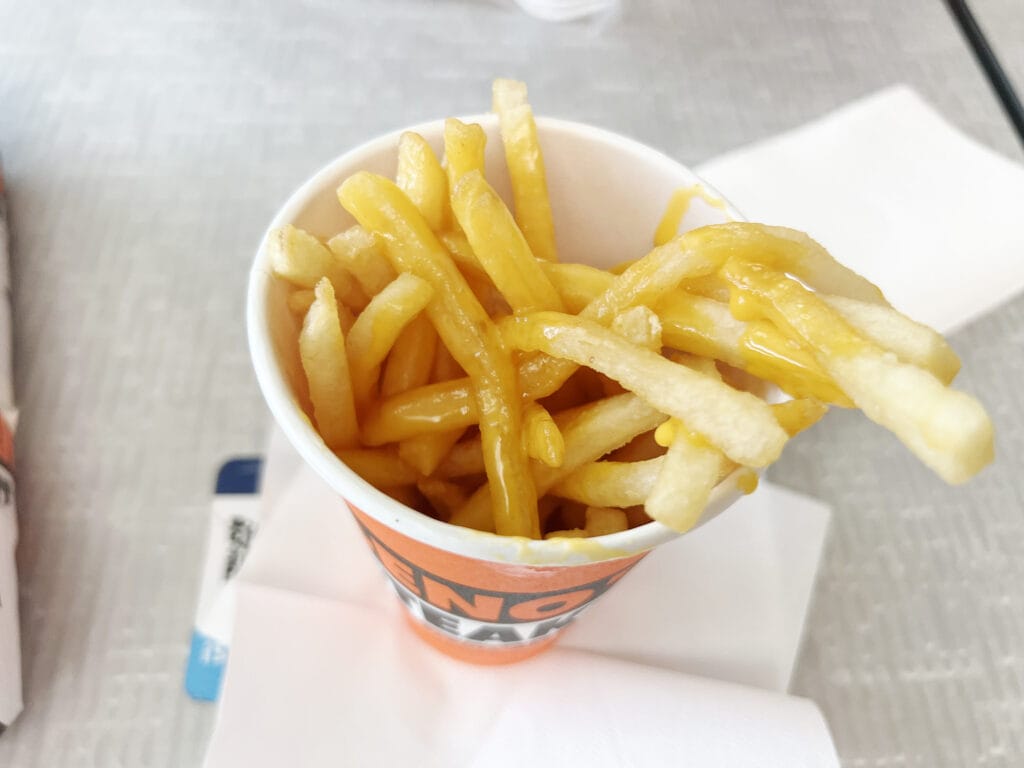 Philadelphia: Roast Pork Sandwich bei Geno’s Steaks am Flughafen